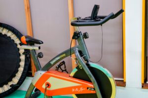 トレーニング サイクリングマシン